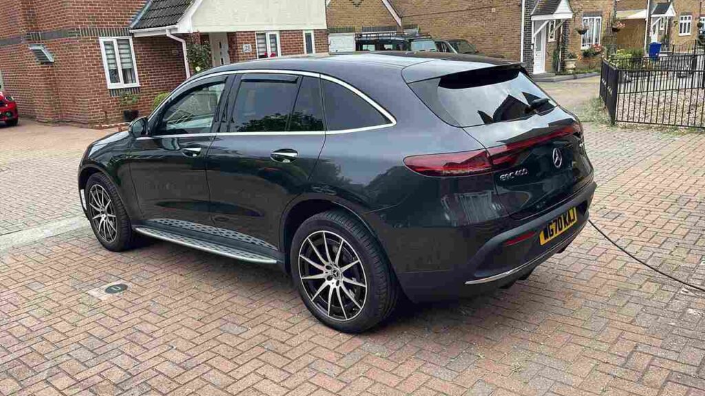Mercedes-Benz EQC chauffeur-driven